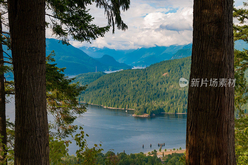 穿过Burrard湾到Port Moody，不列颠哥伦比亚省